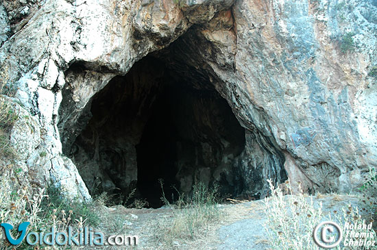 Entrance of the Nestor cave